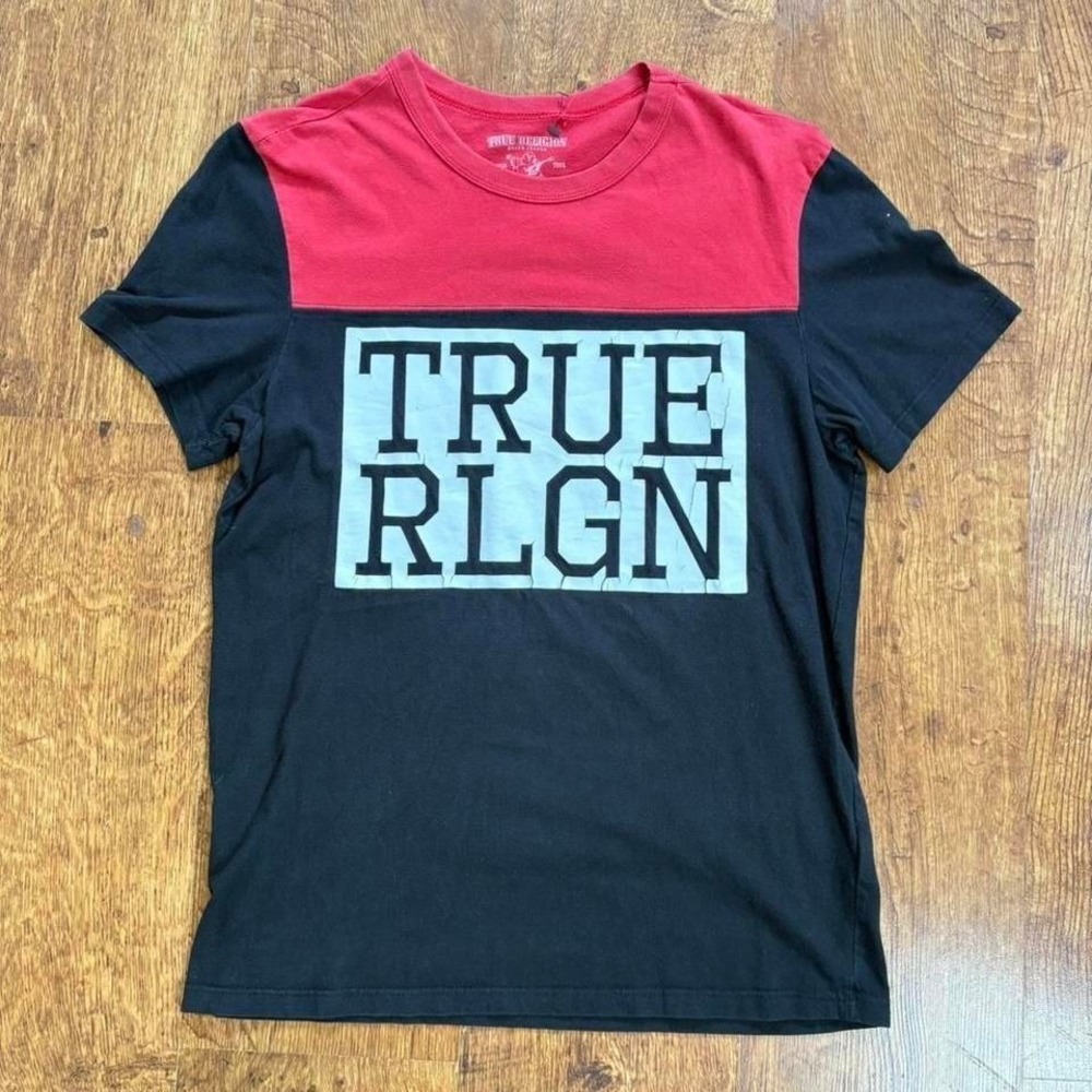 super faded True Religion black & red cracked graphic t-shirt‎